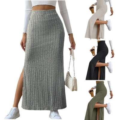 High-waisted fitted knit skirt with side slits 25